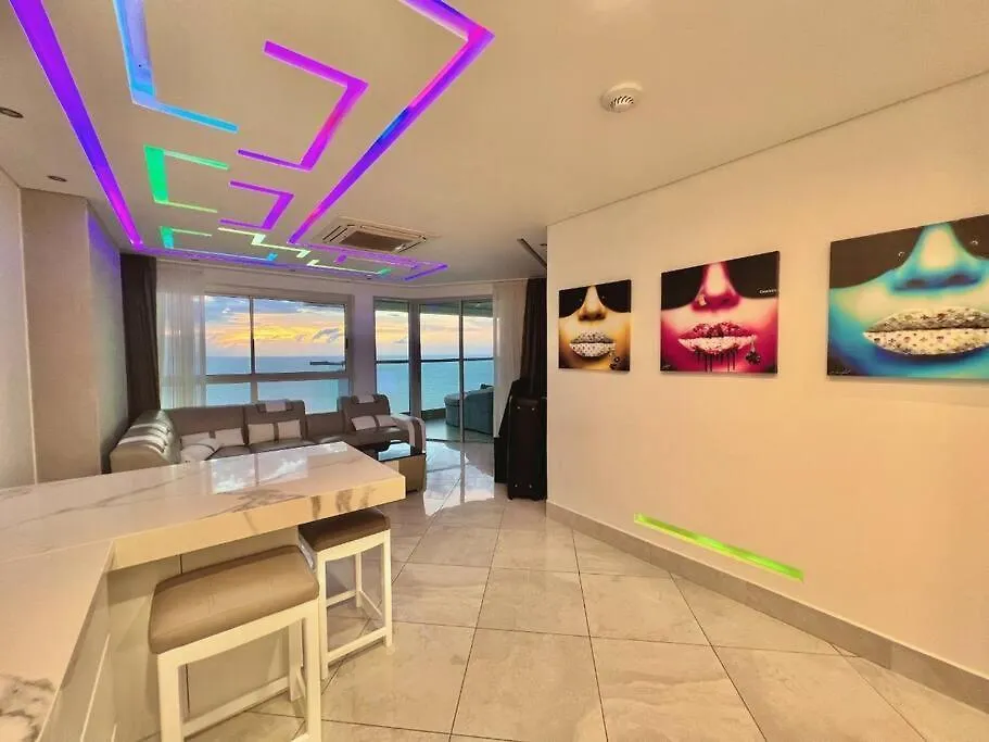 Guest Friendly 3 Bedroom Beachfront Cartagena Apartment